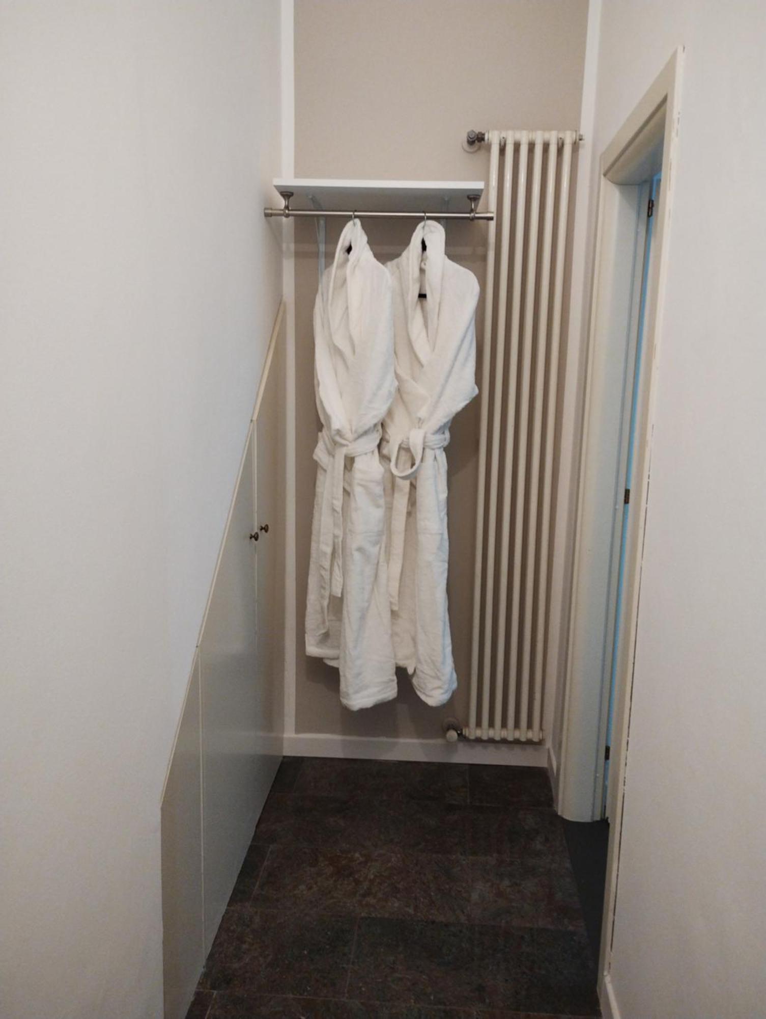 Palazzo Cusani Charming Rooms 韦尔切利 外观 照片