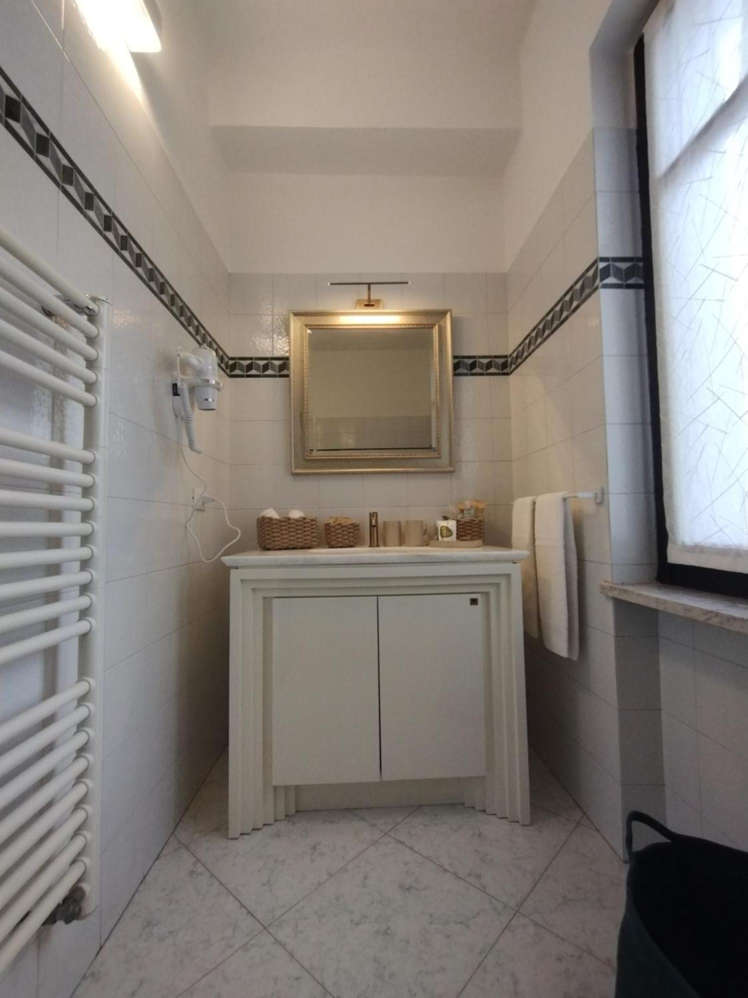 Palazzo Cusani Charming Rooms 韦尔切利 外观 照片