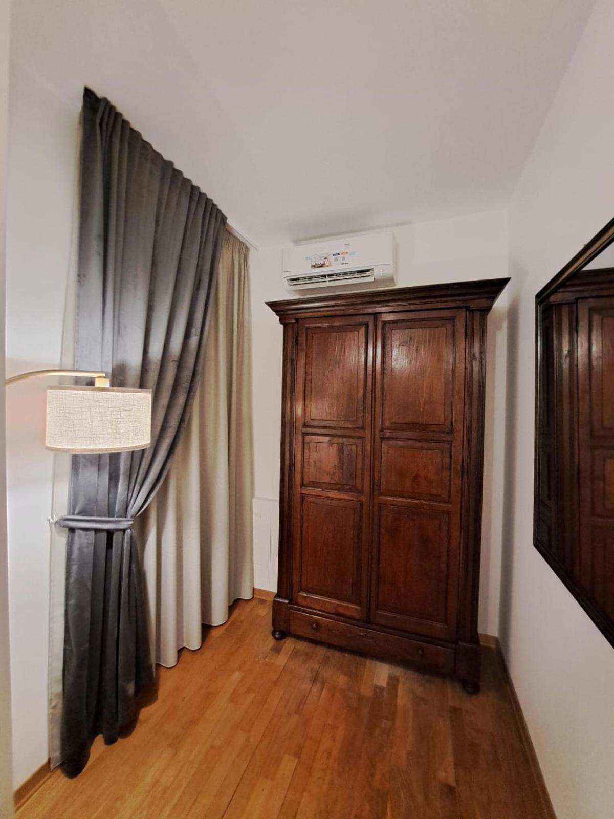 Palazzo Cusani Charming Rooms 韦尔切利 外观 照片