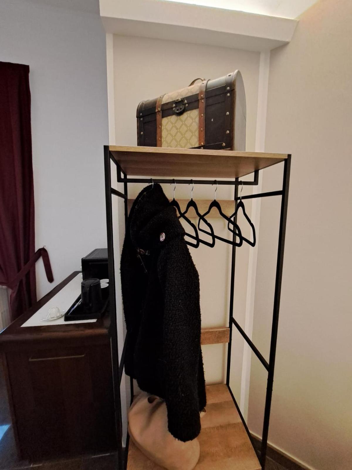 Palazzo Cusani Charming Rooms 韦尔切利 外观 照片