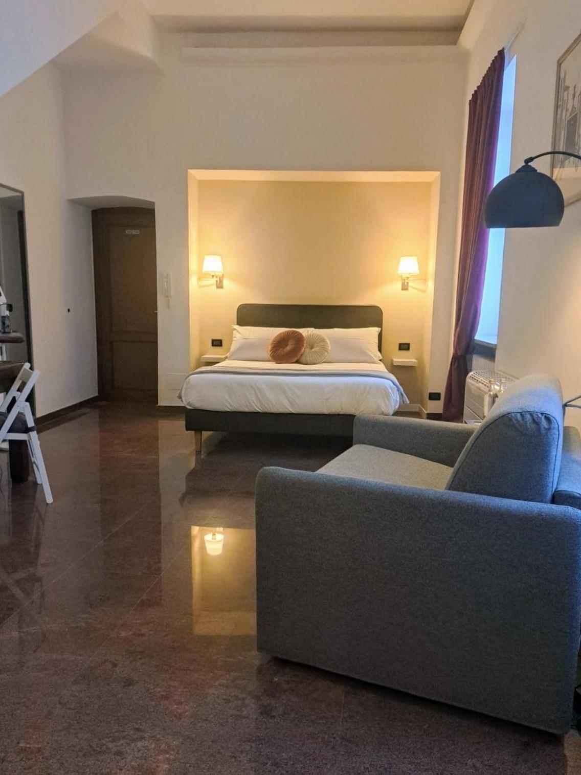 Palazzo Cusani Charming Rooms 韦尔切利 外观 照片